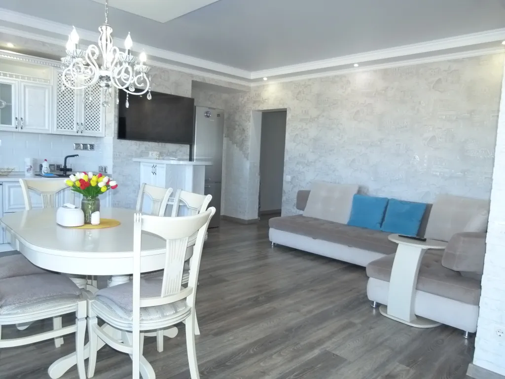 Большая квартира с видом на море рядом с жд вокзалом