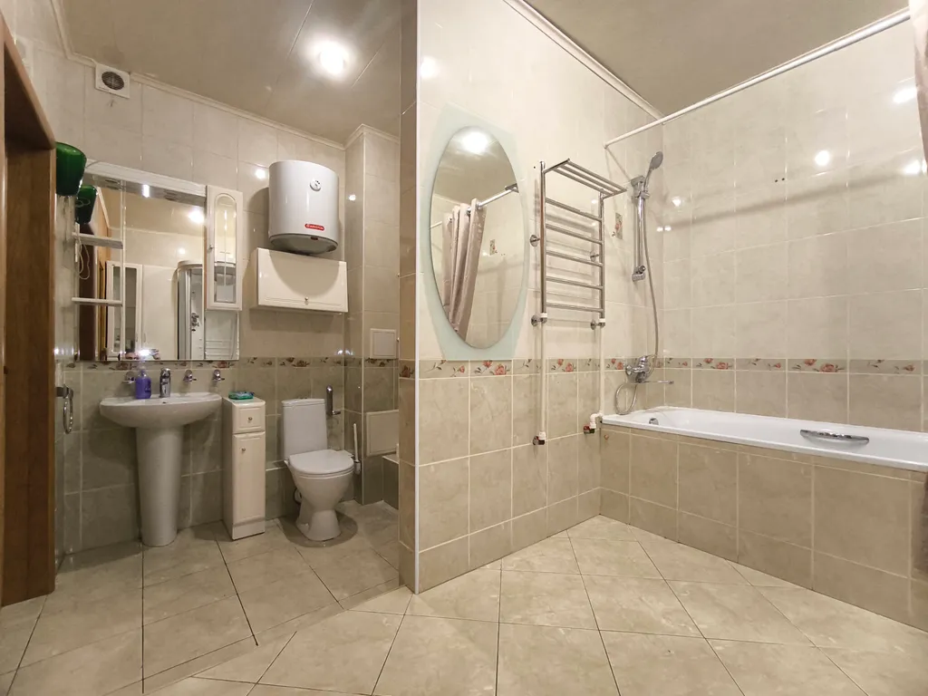 Большая трехкомнатная квартира с парковкой