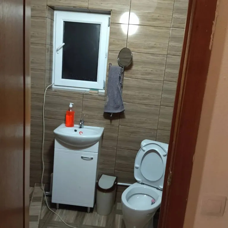 Домик в лесу с баней