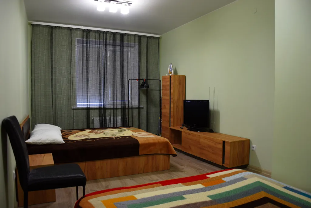 Семейная квартира в малоэтажном комплексе с закрытой территорией — аренда посуточно в Великий Новгород