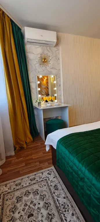 Уютные апартаменте в Университетском Золотой Лев " Изумрудные "