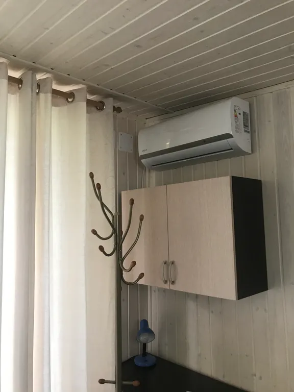 Часть дома с отдельным входом и верандой