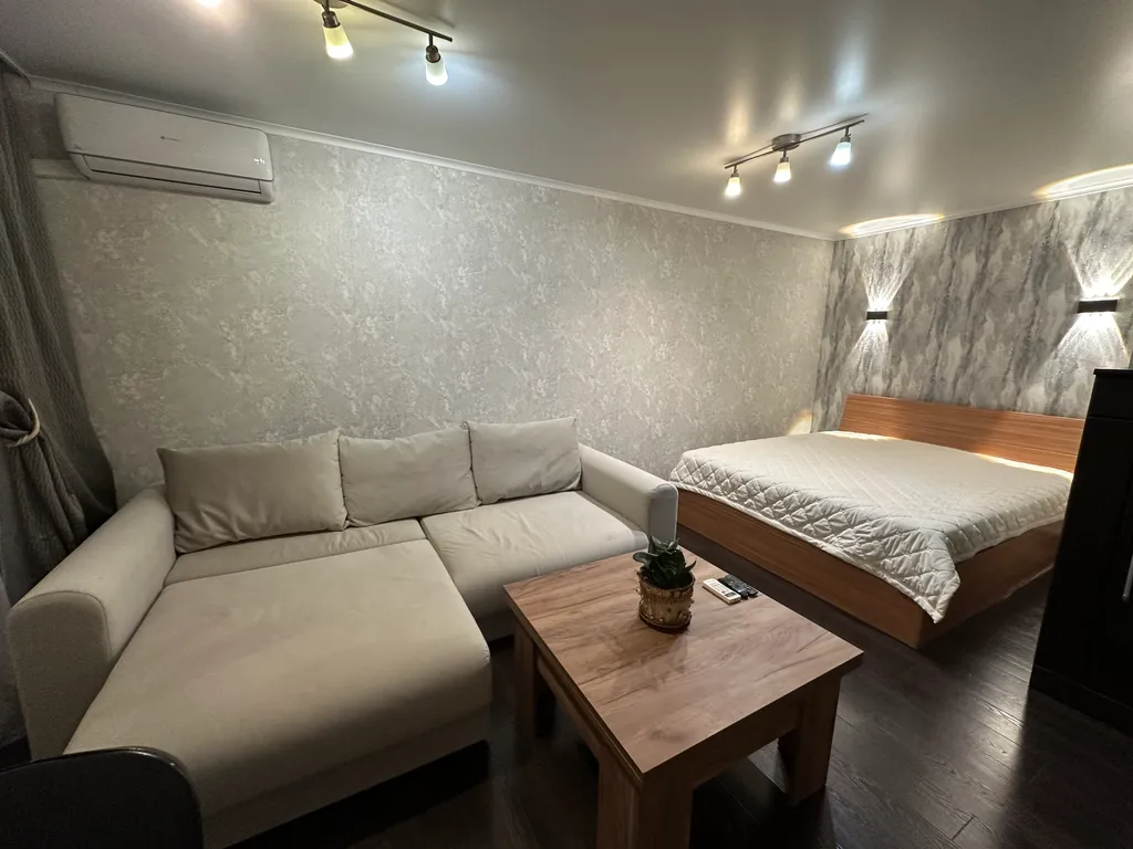 Уютная 1-комнатная квартира в самом центре города — аренда посуточно в Новокузнецк
