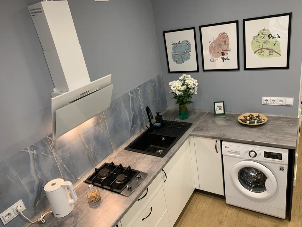 Новая студия Юниор с видом на Волгу в центре города