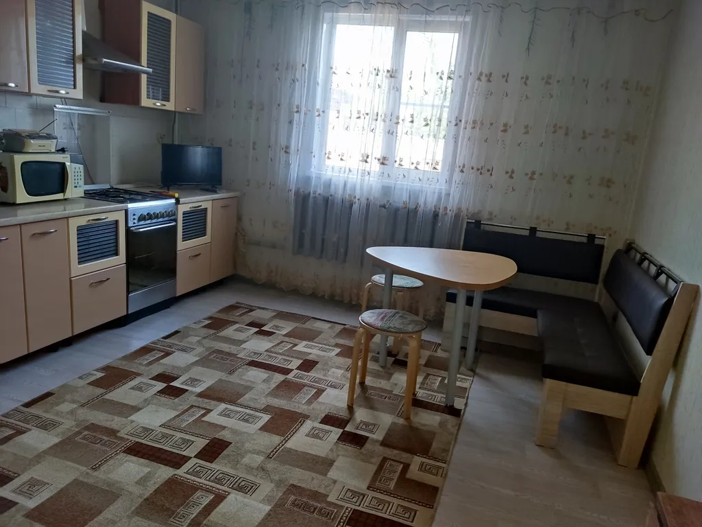 Уютный дом на берегу реки Трубеж