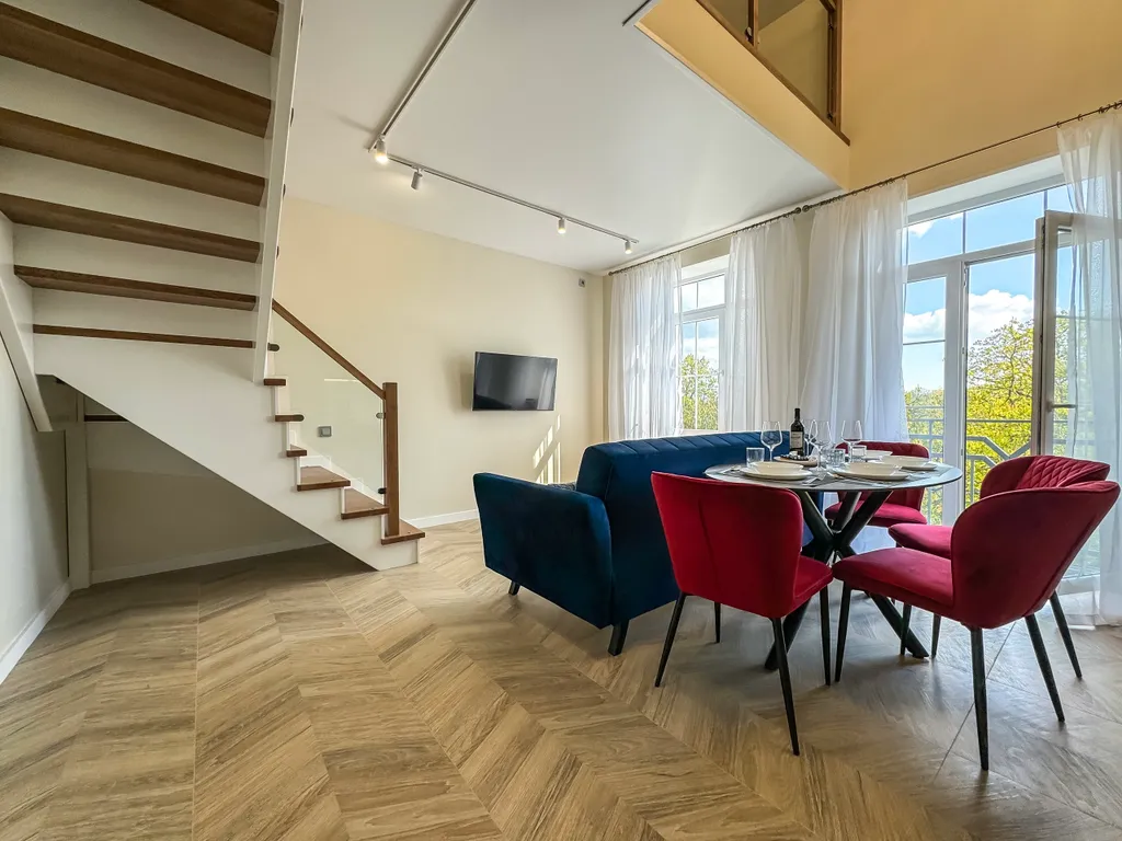 Дизайнерские 2-уровневые апартаменты в 5 минутах от моря