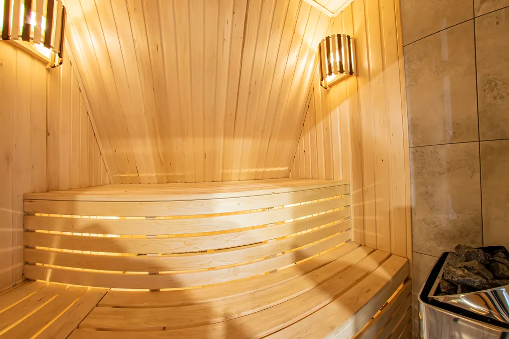 А-фрейм у Озера с чаном и сауной