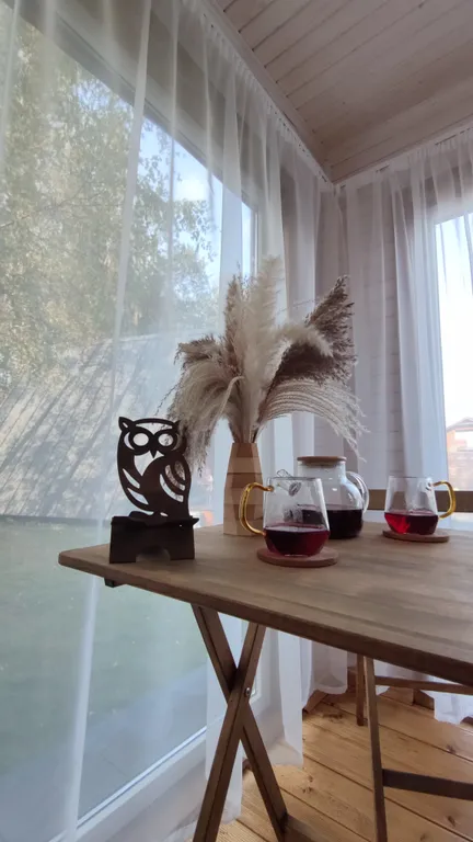 Треугольный домик у леса