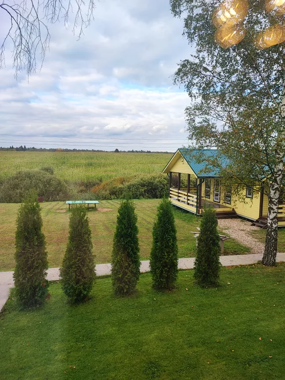 Просторный деревянный коттедж, половина дома 2 этажа 4п