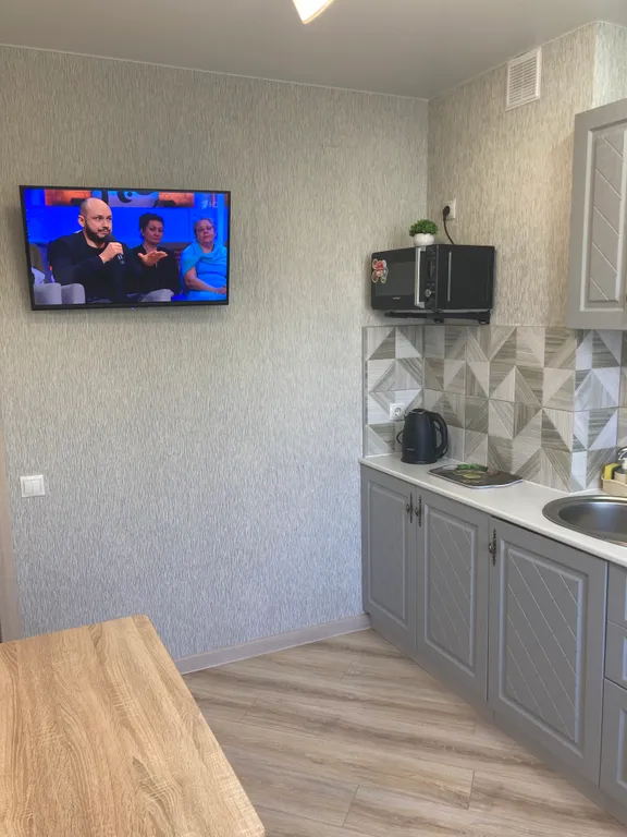 Комфортная трёшечка в центре города, 4 раздельных двуспальных места