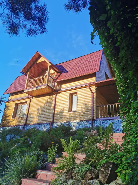 Эко-вилла с видом на Катунь и остров