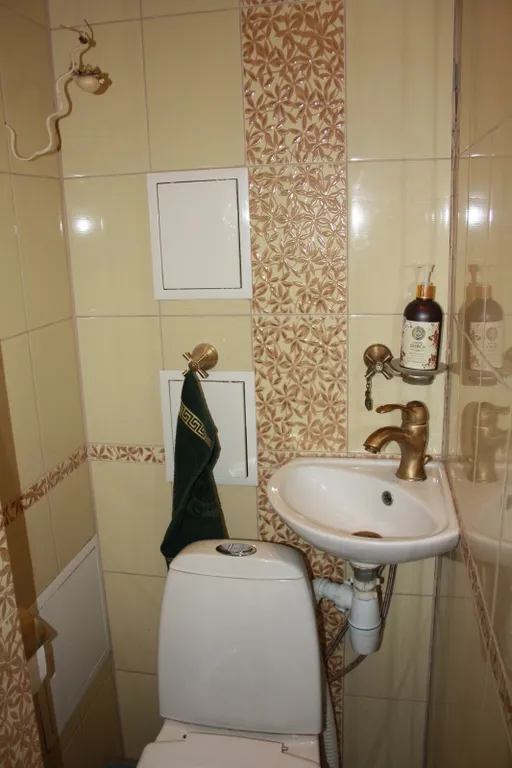 Квартира Уютная комната в районе Патриарших с отдельной кухней, ванной и с/у — Москва