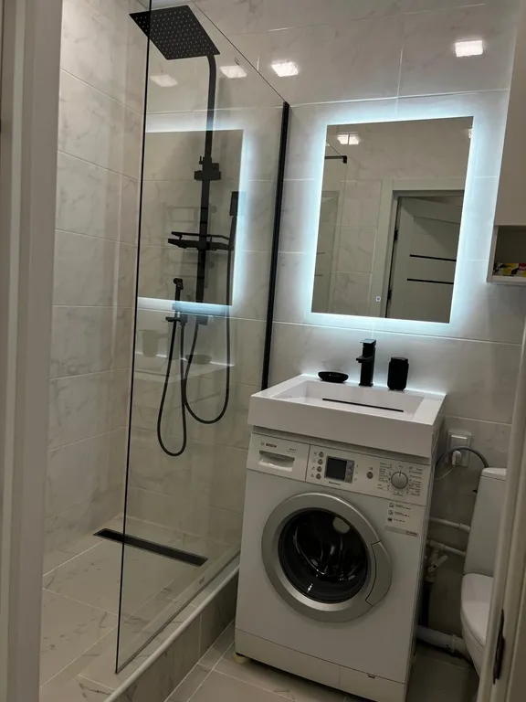 Светлая студия с видом на горы