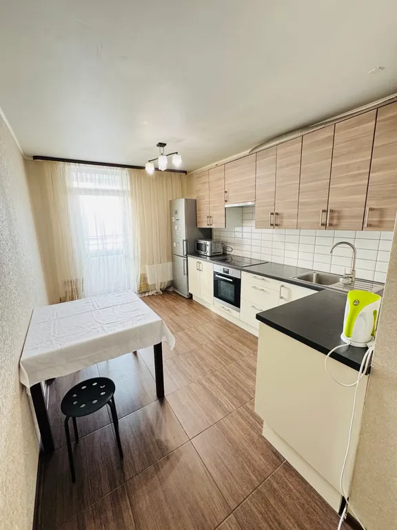 Квартира у метро на Щорса