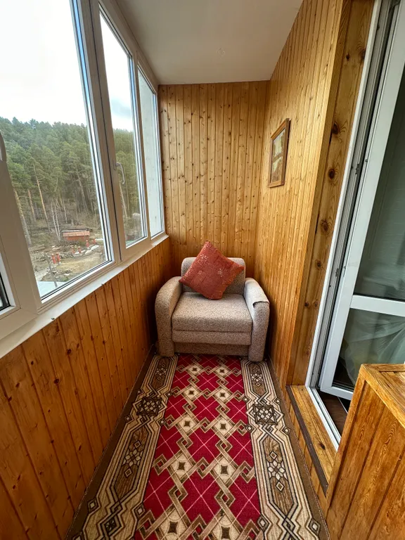 Квартира у озера.