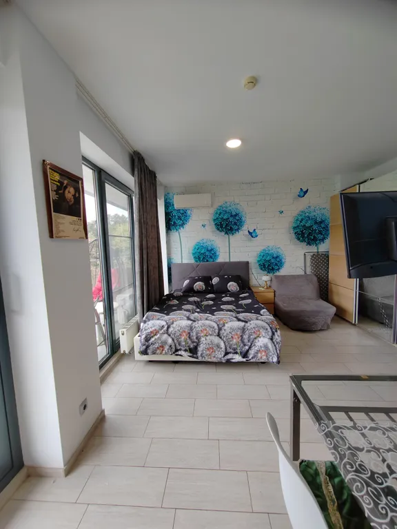 Апартаменты первая линия, у моря, с балконом и видом на горы