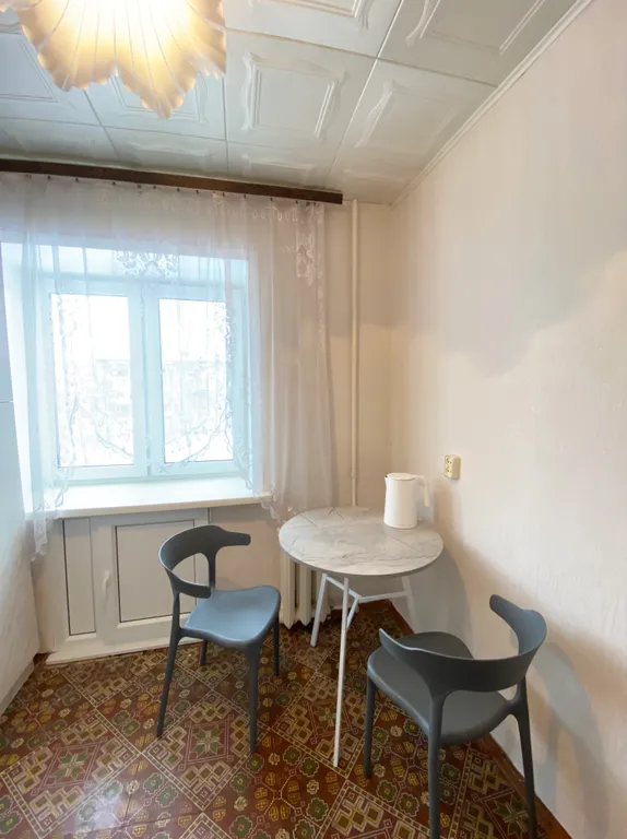 Эконом размещение в центре асбеста, жёлтый нарцисс