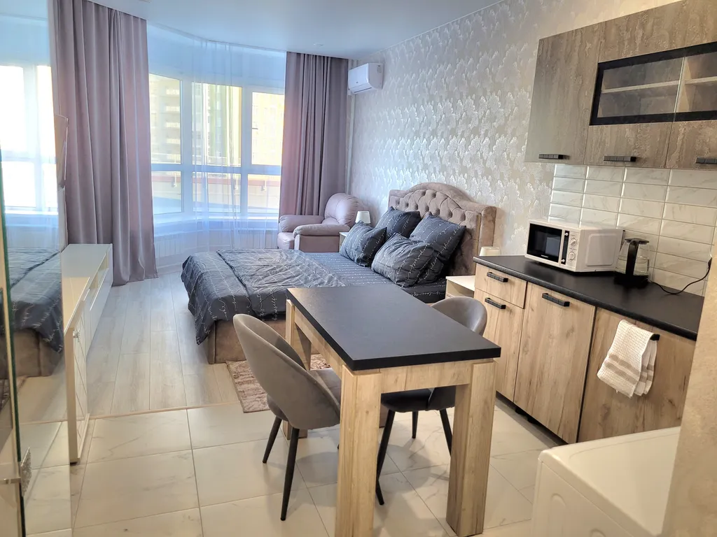 Квартира Квартира Шикарная студия в центре Взлетки — Красноярск