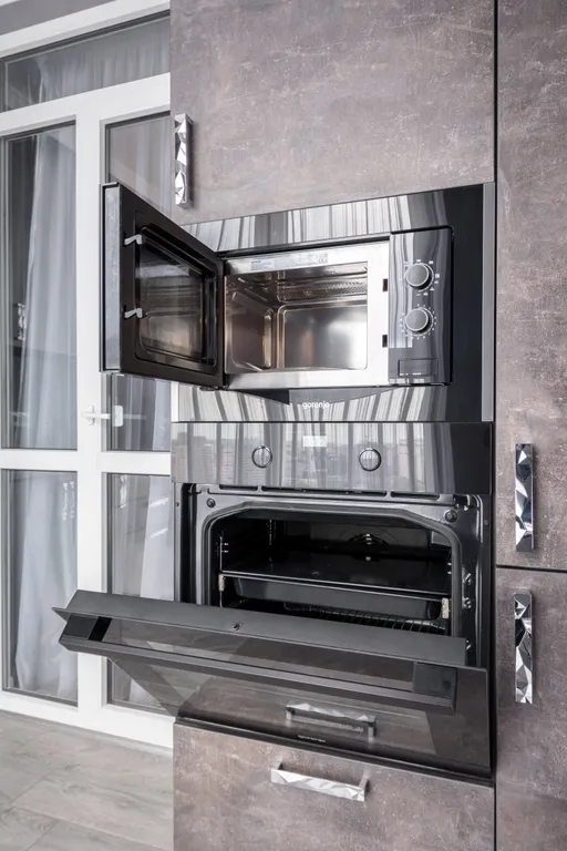 Эксклюзивная квартира с большой алисой, подключенной к тв