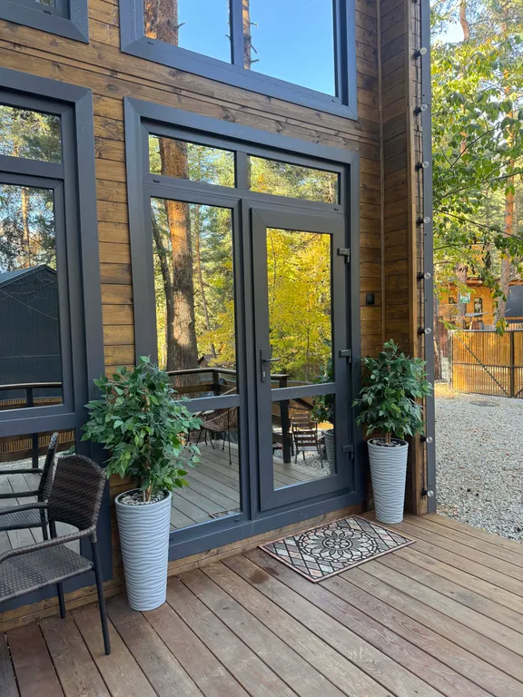 Коттедж с частной территорией и джакузи Green