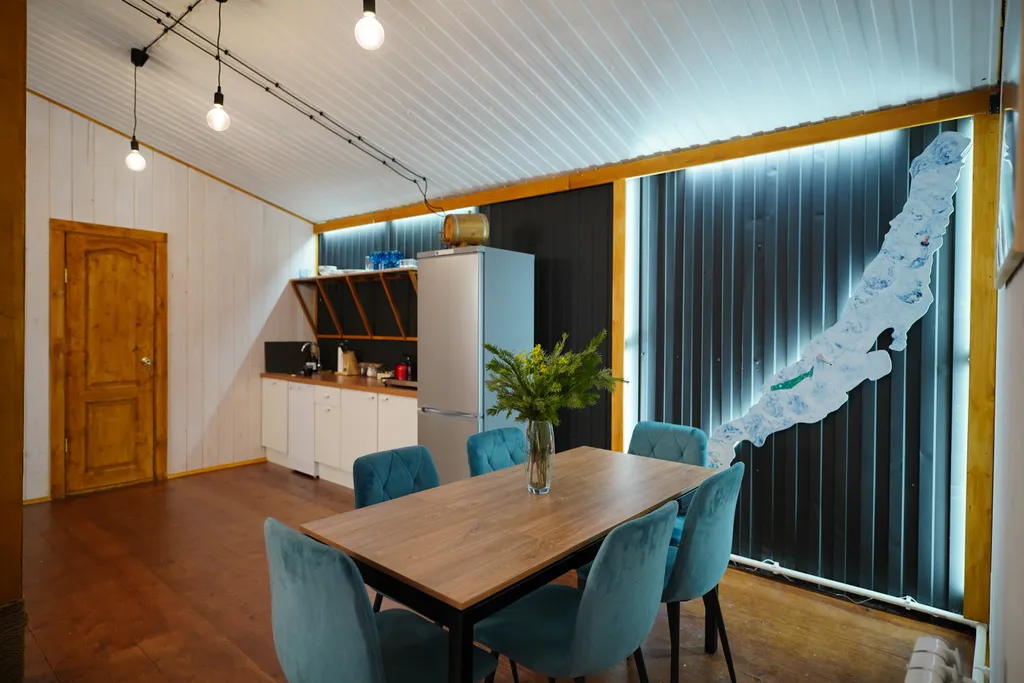 Дом с баней-юртой и караоке