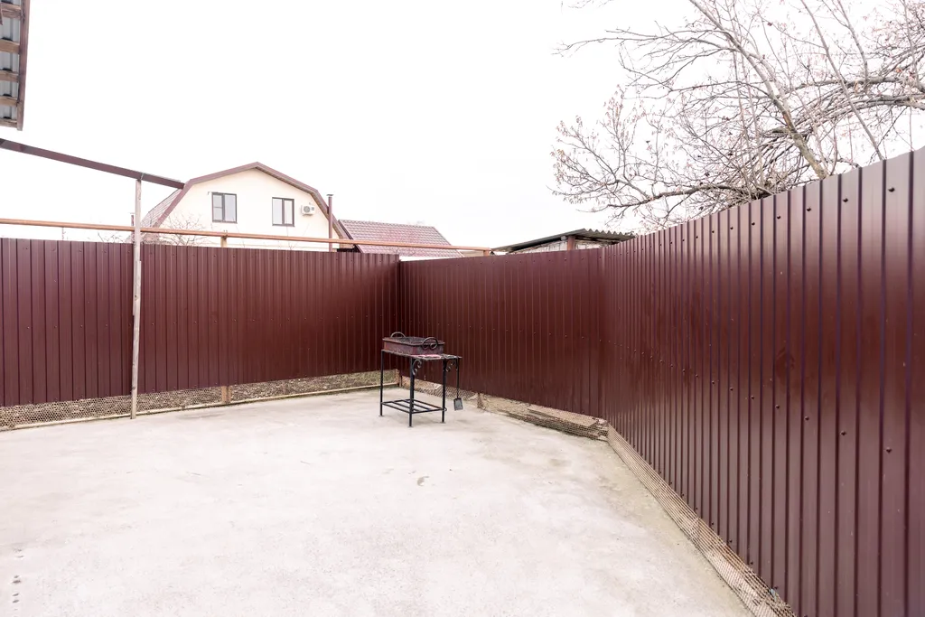 Уютный дом в тихом месте недалtко от центра посёлка