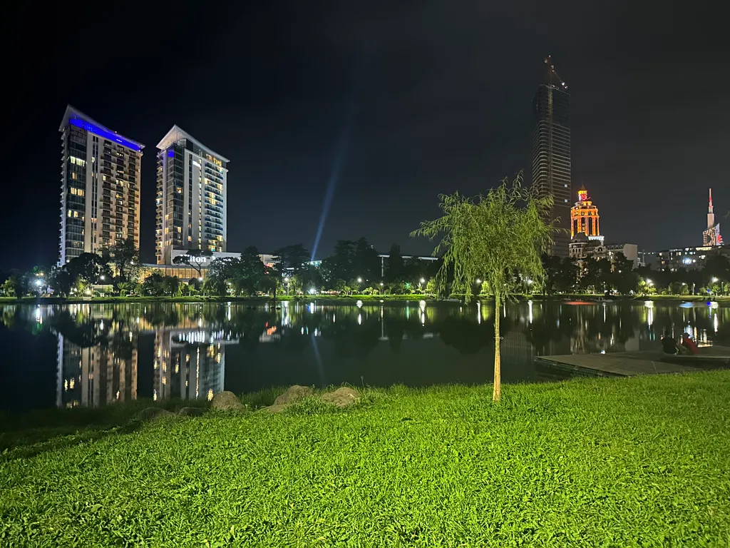 Квартира Апартаменты студия в центре города в Orbi city с видом на море и горы — Батуми