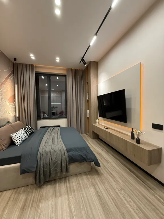 Абсолютно новая квартира в центре на набережной