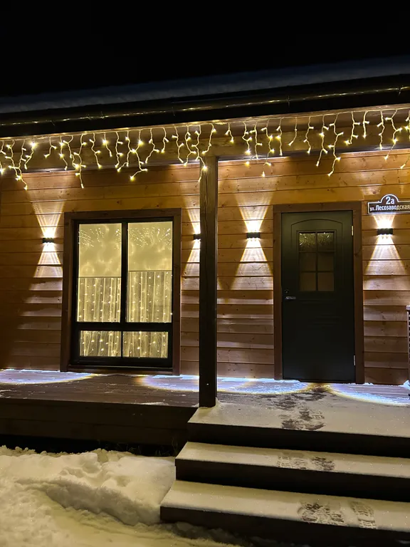 Дом на берегу реки