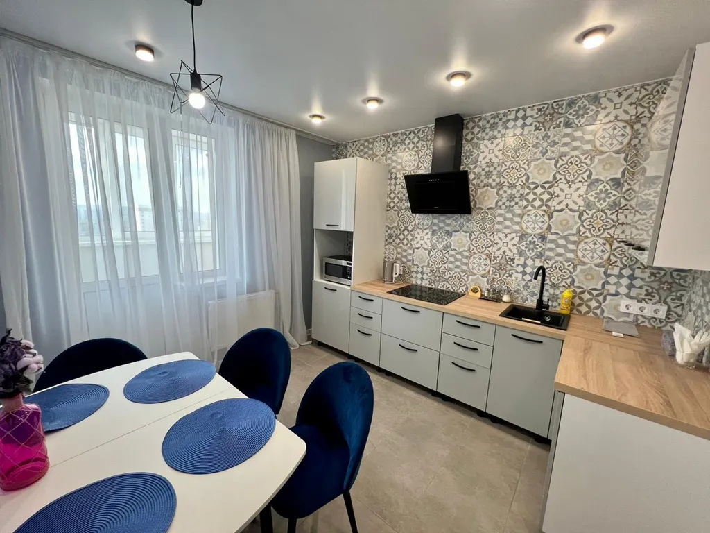 Комфортабельная чиста уютная квартира в центре — аренда посуточно в Энгельс