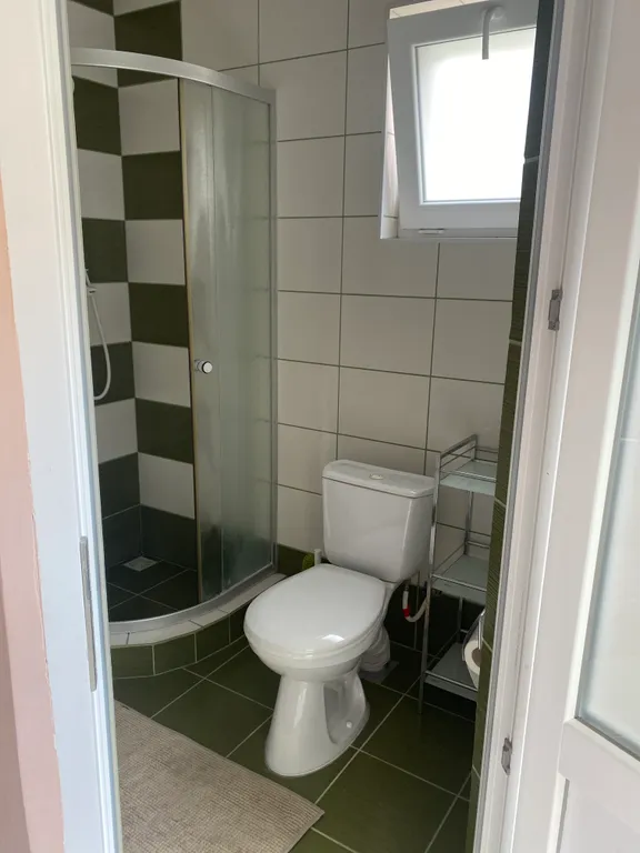 Коттедж Уютный домик со своей кухней и всеми удобствами — Феодосия