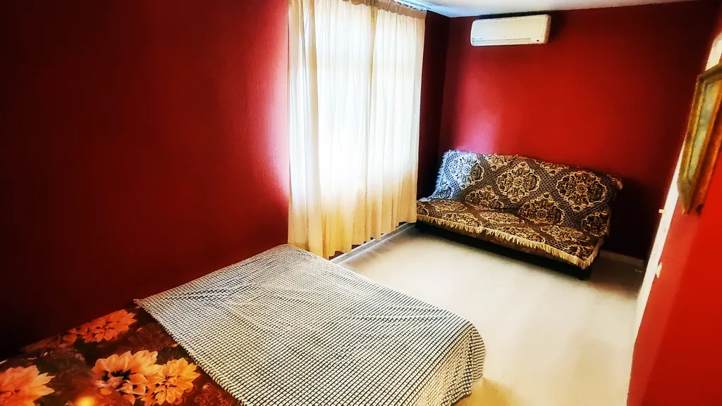 Дом на пляже озера