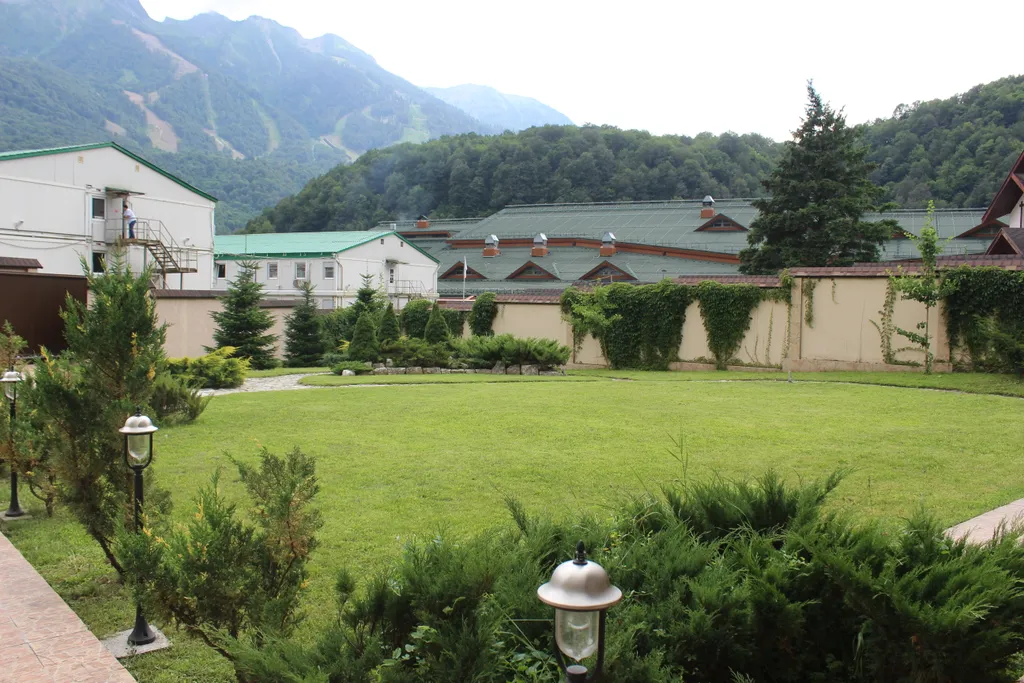 Коттедж 7-комнатный Дом — Эсто-Садок