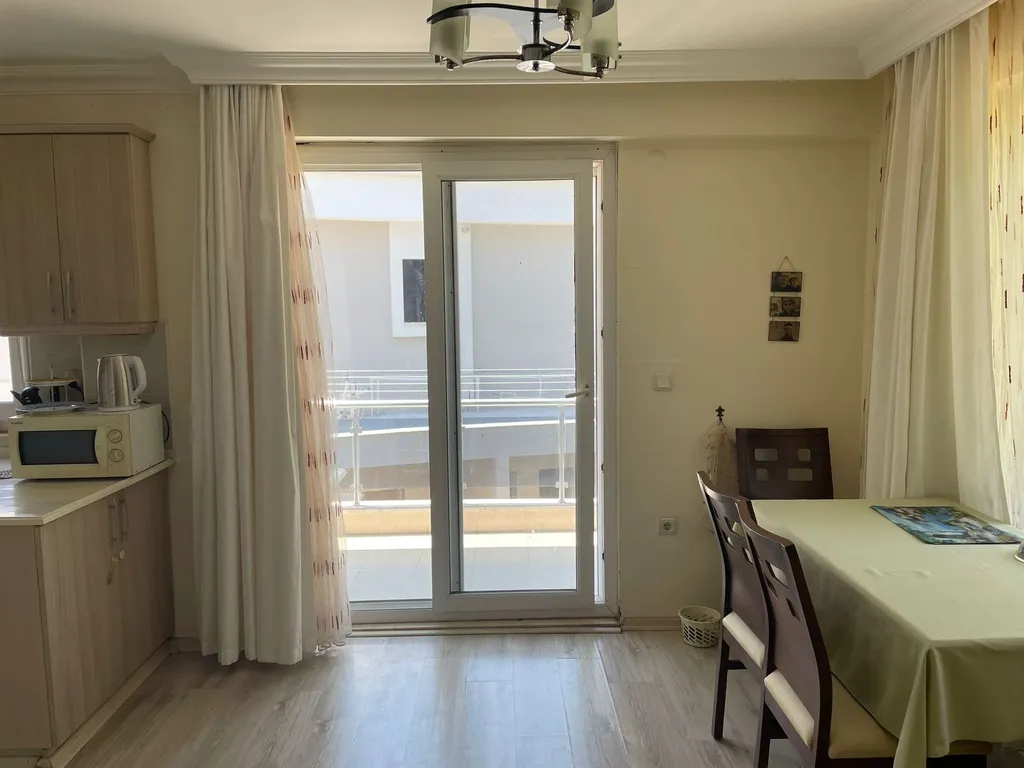 Апартамент с бассейном во дворе в райском уголке Ичмелера