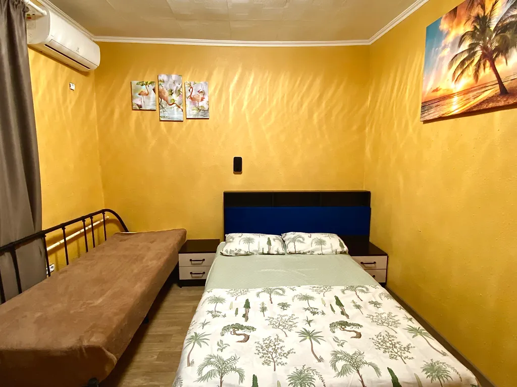 Квартира Квартира Трёхместный номер эконом у моря с бесплатным бассейном — Геленджик