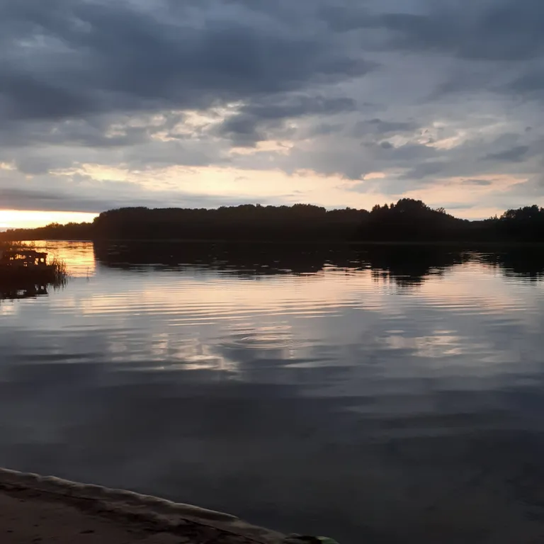 Дом на берегу озера Селигер