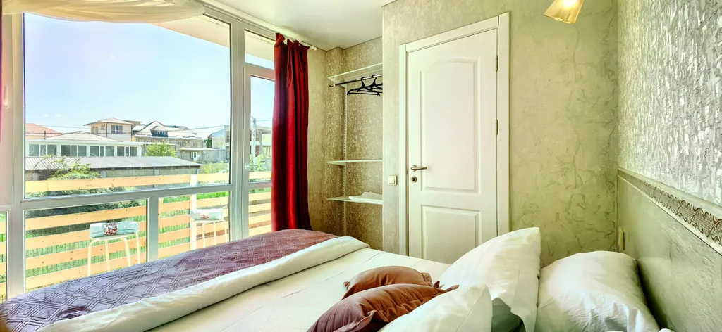 Квартира Двухкомнатные апарты с изолированными комнатами/кухня/стиралка/балконы — Судак