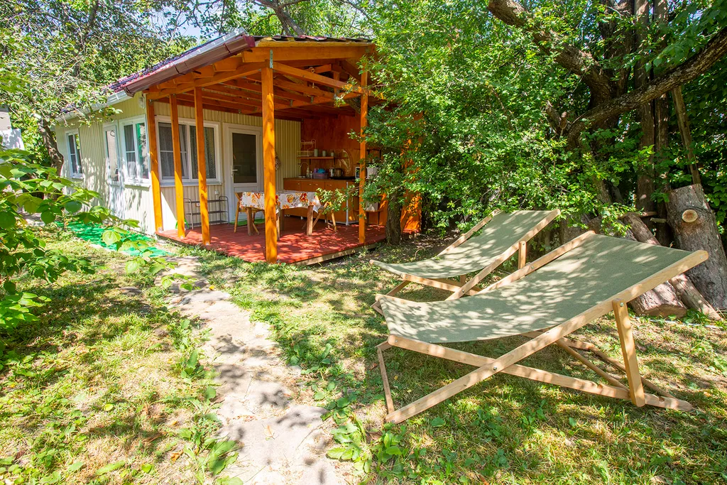 Коттедж Домик с садом у заповедника — аренда посуточно в Иноземцево