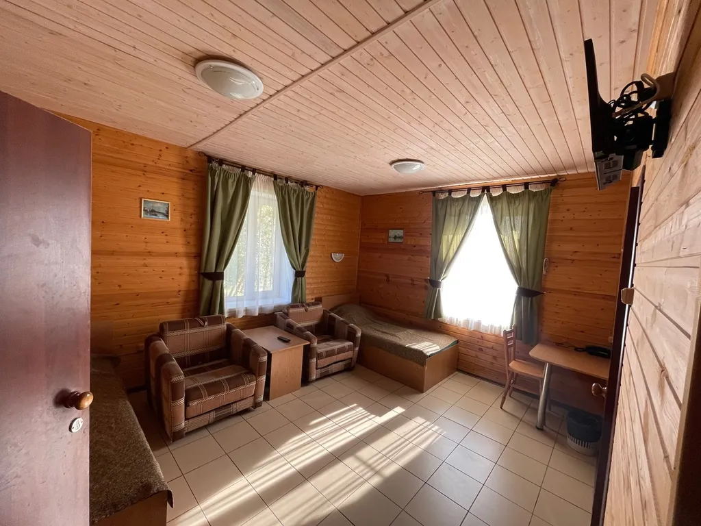 Гостевой дом для большой компании на берегу озера