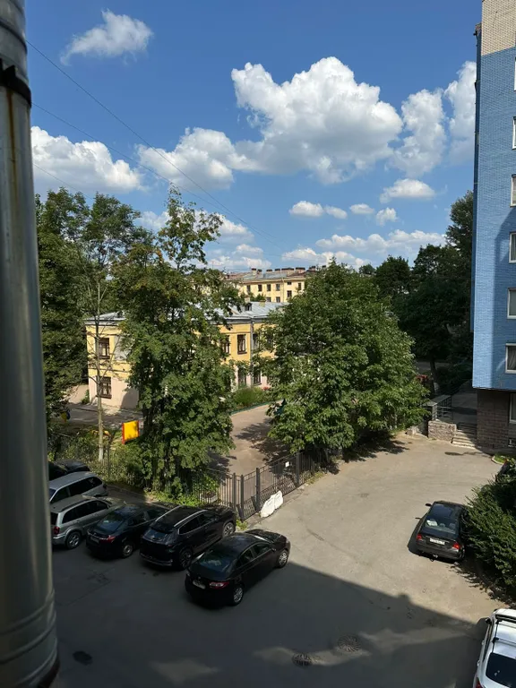 Новая теплая студия в красных тонах с авторским интерьером, центр ВО