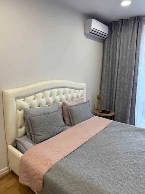 Потрясающая cтудия в центре с бaлконoм нa 14 этаже