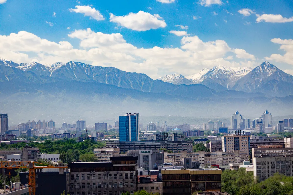 Квартира Апартаменты с панорамным видом на город и горы — Алматы