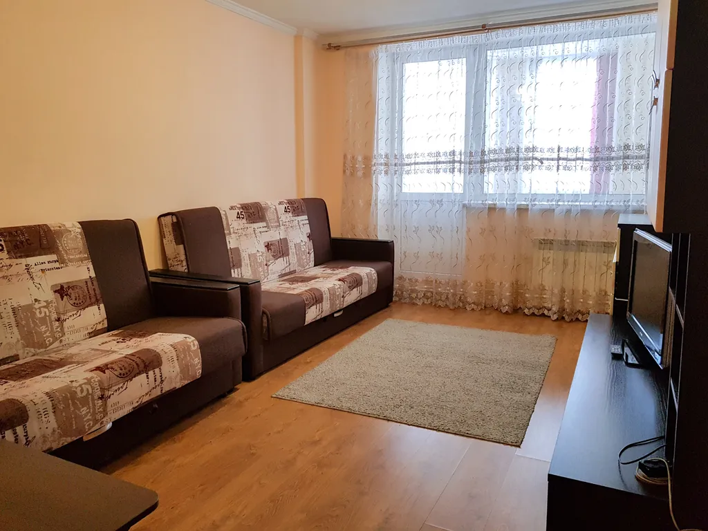 Уютная и солнечная однокомнатная квартира с красивым видом из окна