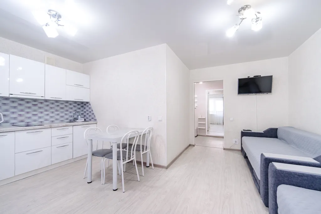 Чистая уютная студия в центре, заселение до 23-00