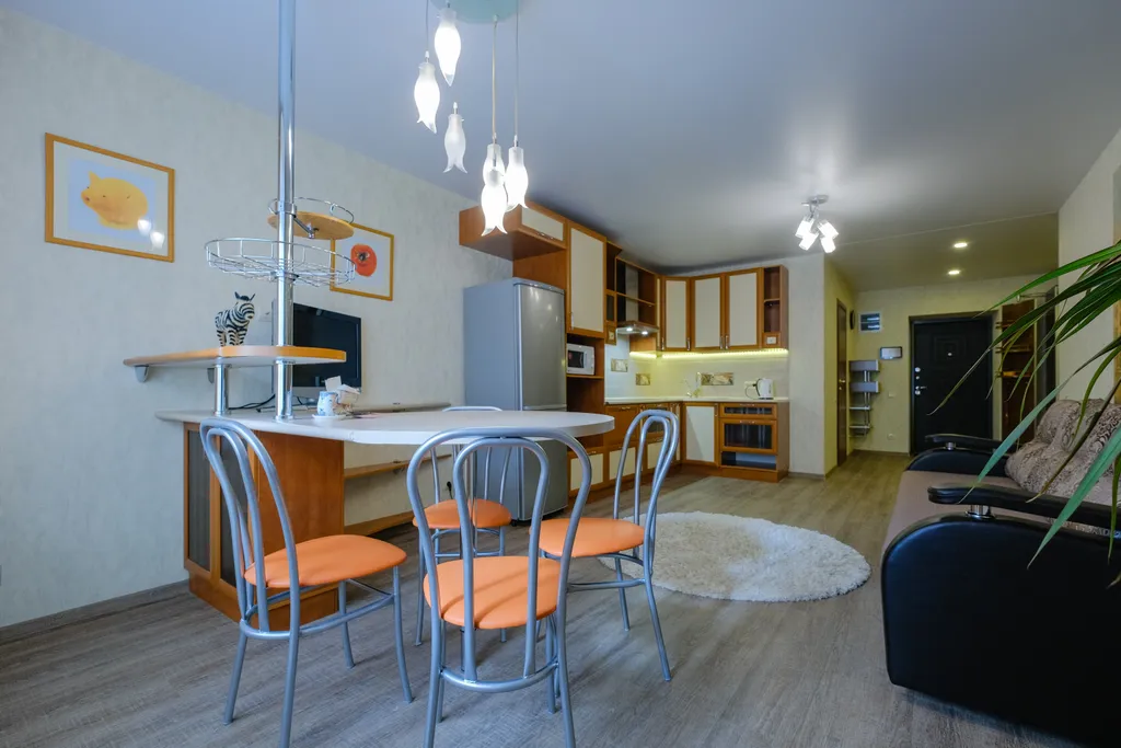 Трёхкомнатная квартира возле Дворца Спорта