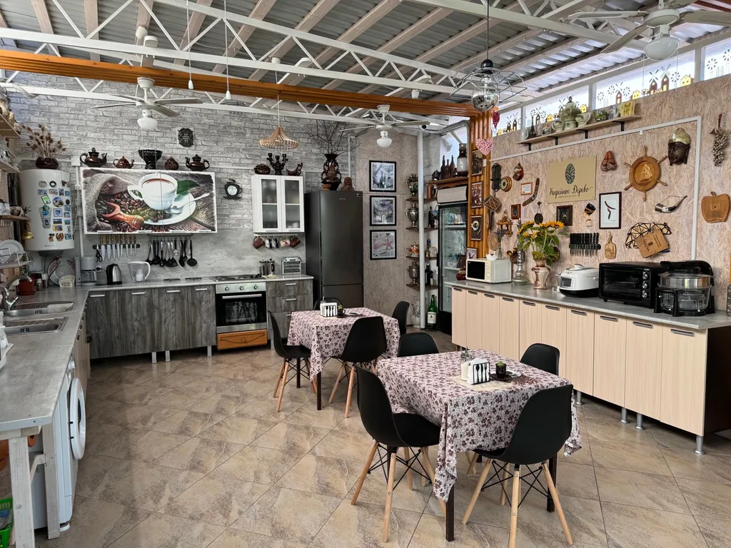 Домик с двуспальной кроватью и террасой