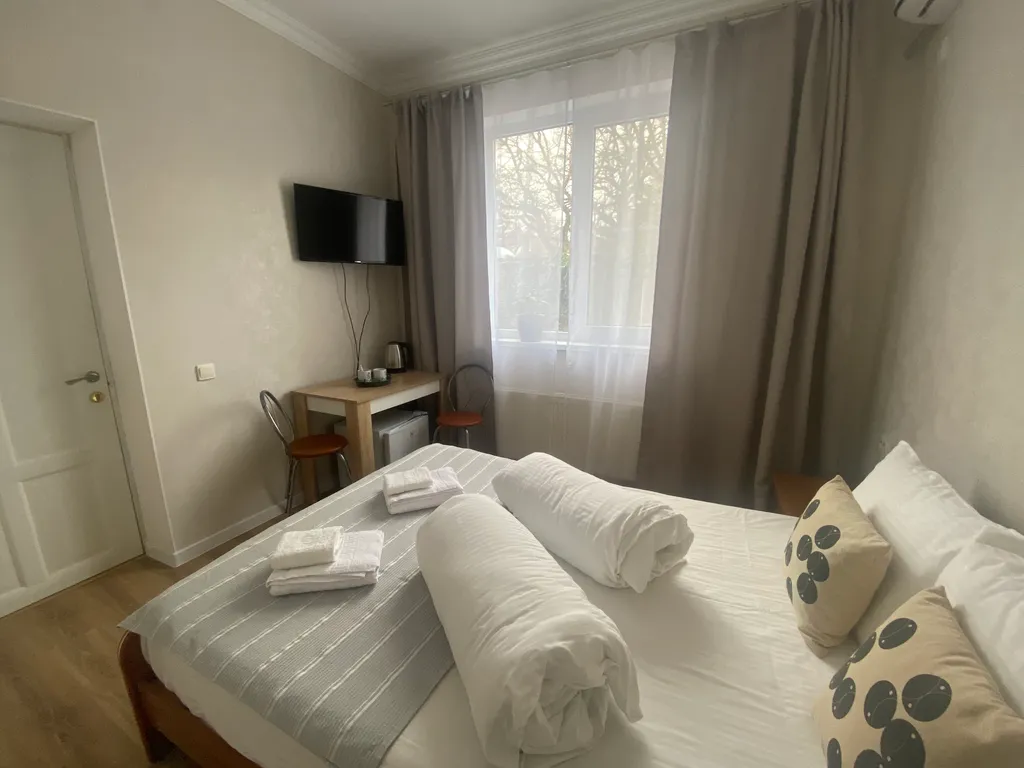 Квартира Квартира Эконом с большой кроватью и личной ванной комнатой рядом с номером — Геленджик