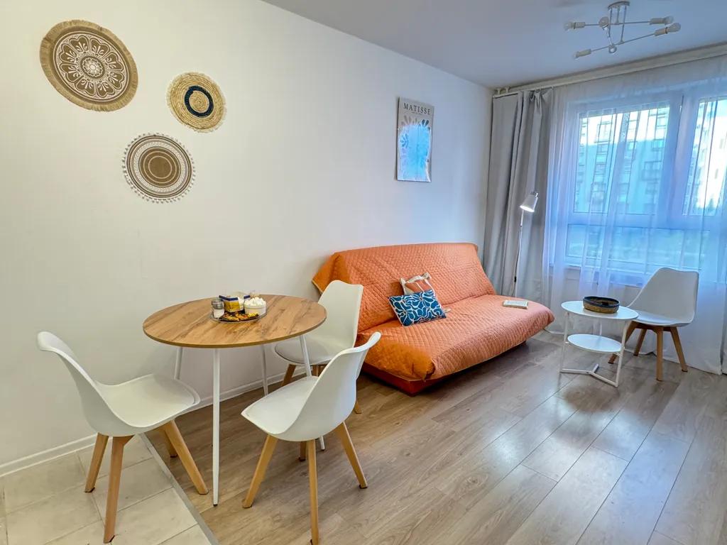 Интеллигентная квартира рядом с Цыба