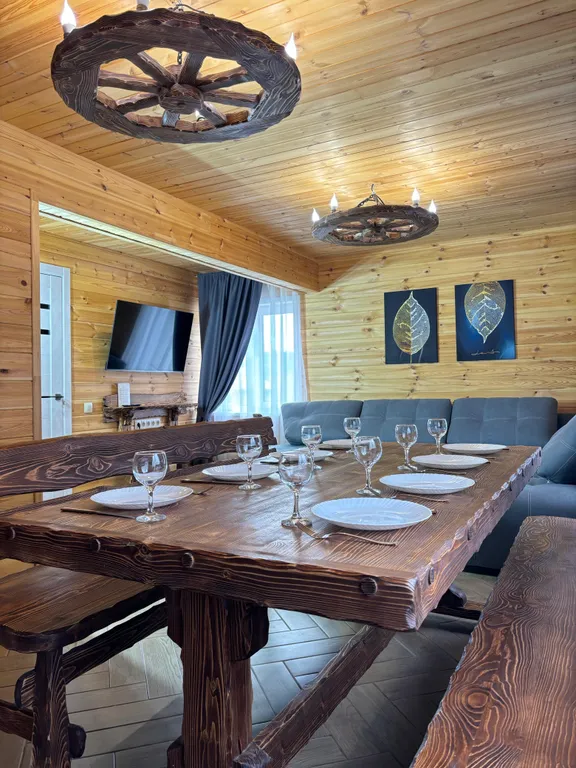 Коттедж Комфортный отдых для компании вблизи горнолыжных трасс. Есть своя Баня — аренда посуточно в Шерегеш