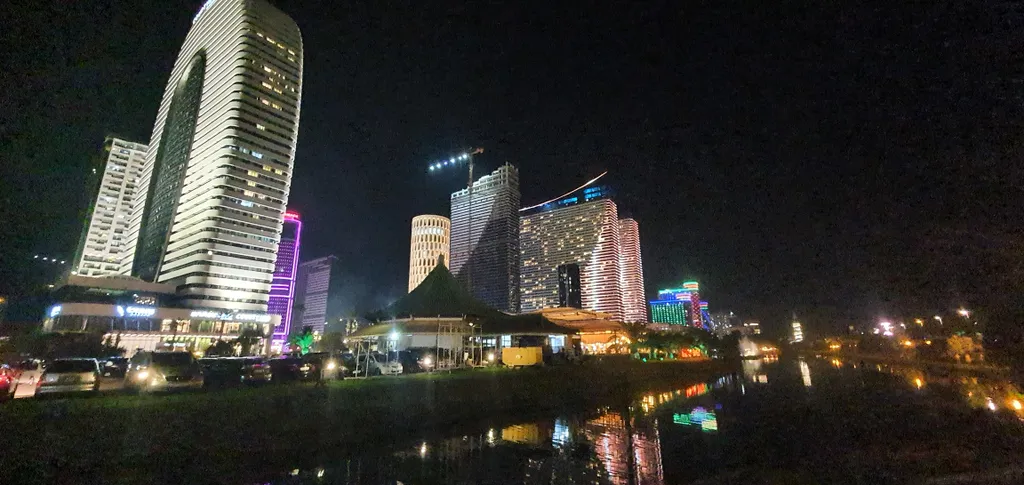 Квартира Апартаменты студия в центре города в Orbi city с видом на море и горы — Батуми